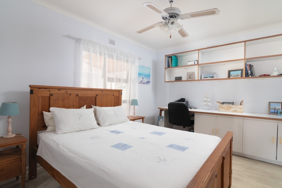 4 Bedroom Property for Sale in Velddrif Western Cape